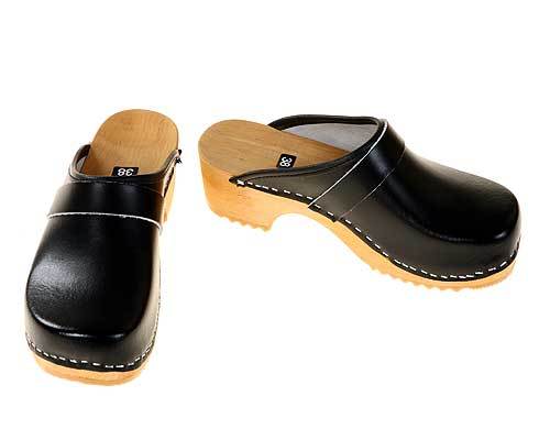 Wooden clogs black / bright sole