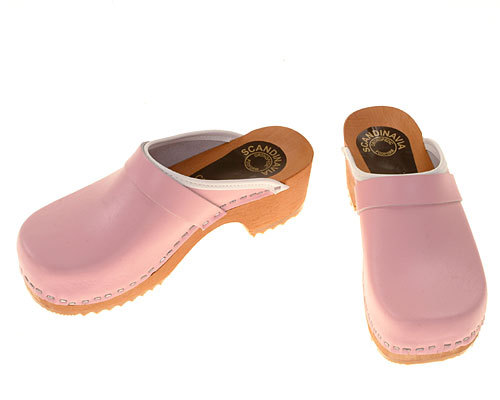 Wooden clogs pink
