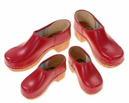 Single pair - Clog closed red, size 46